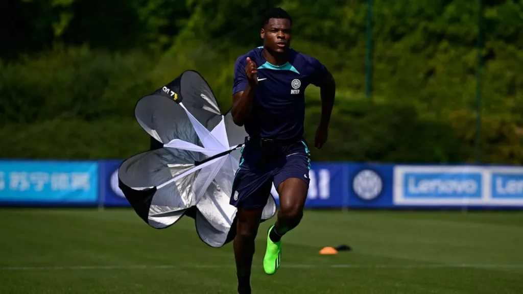 Dumfries Inter Milan Liga Champions_Bola Banter_