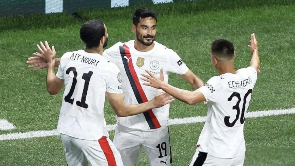 Gundogan, Ait Nouri, Echeverri-Bola Banter