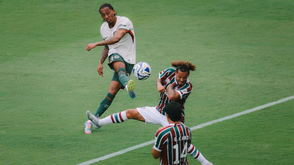 Joao Pedro mencetak gol-Bola Banter