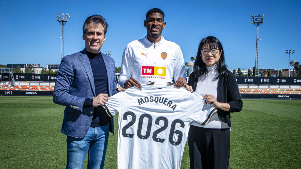 Debut Cristhian Mosquera-Bola Banter