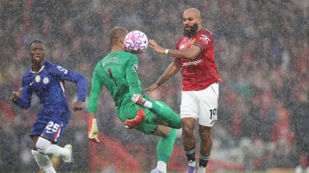 Bryan Mbeumo vs Robert Sanchez Chelsea-Bola Banter