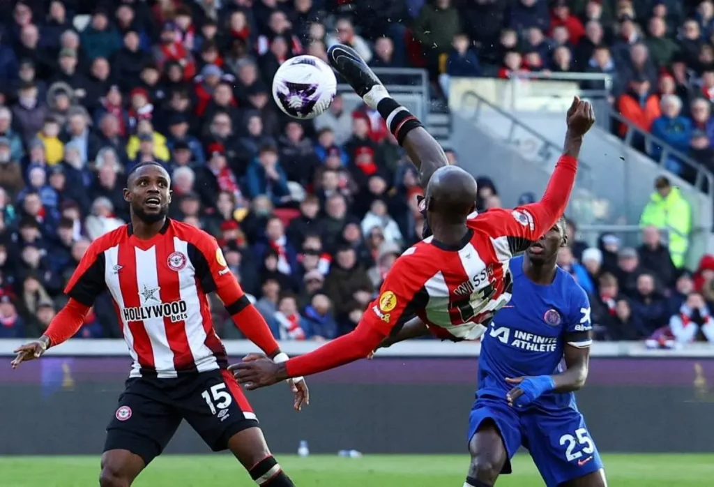 Yoane Wissa saat membela Brentford_Bola Banter_