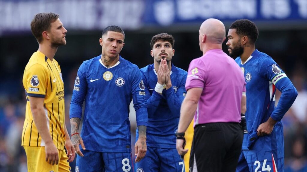 Kartu Merah Chelsea_Bola Banter_