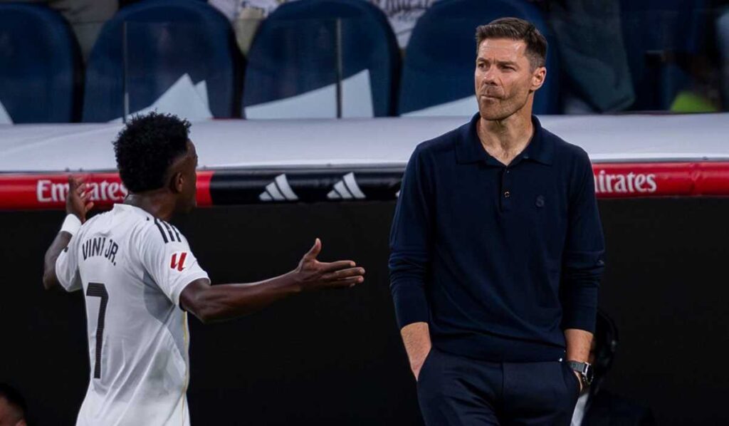 Real Madrid Permalukan Barcelona_Bola Banter_Vinicius Jr vs Xabi Alonso