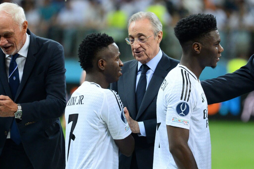 Vinicius Jr dan Florentino Perez-Bola Banter
