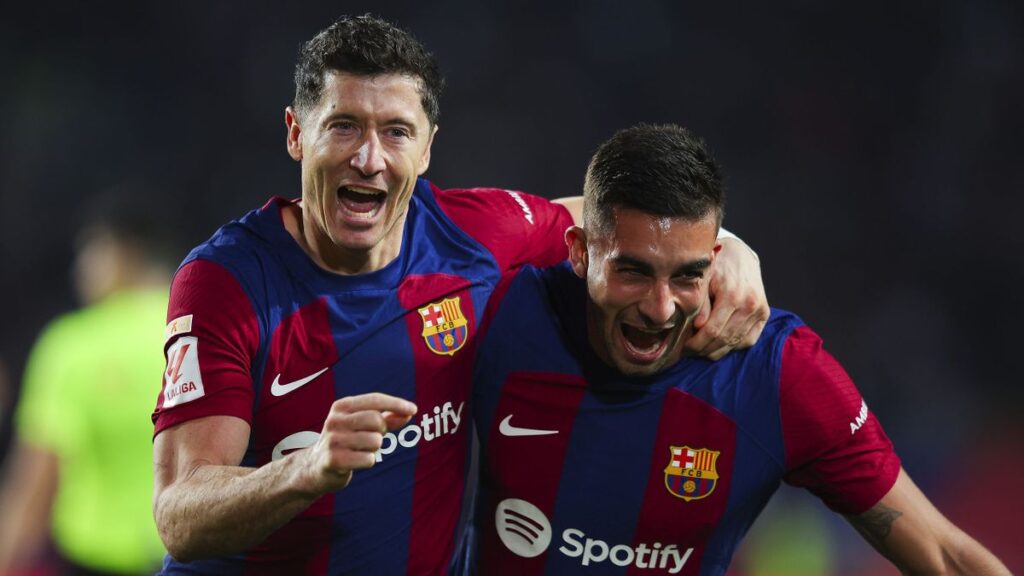 AC Milan incar Lewandowski_Bola Banter_Ferran Torres