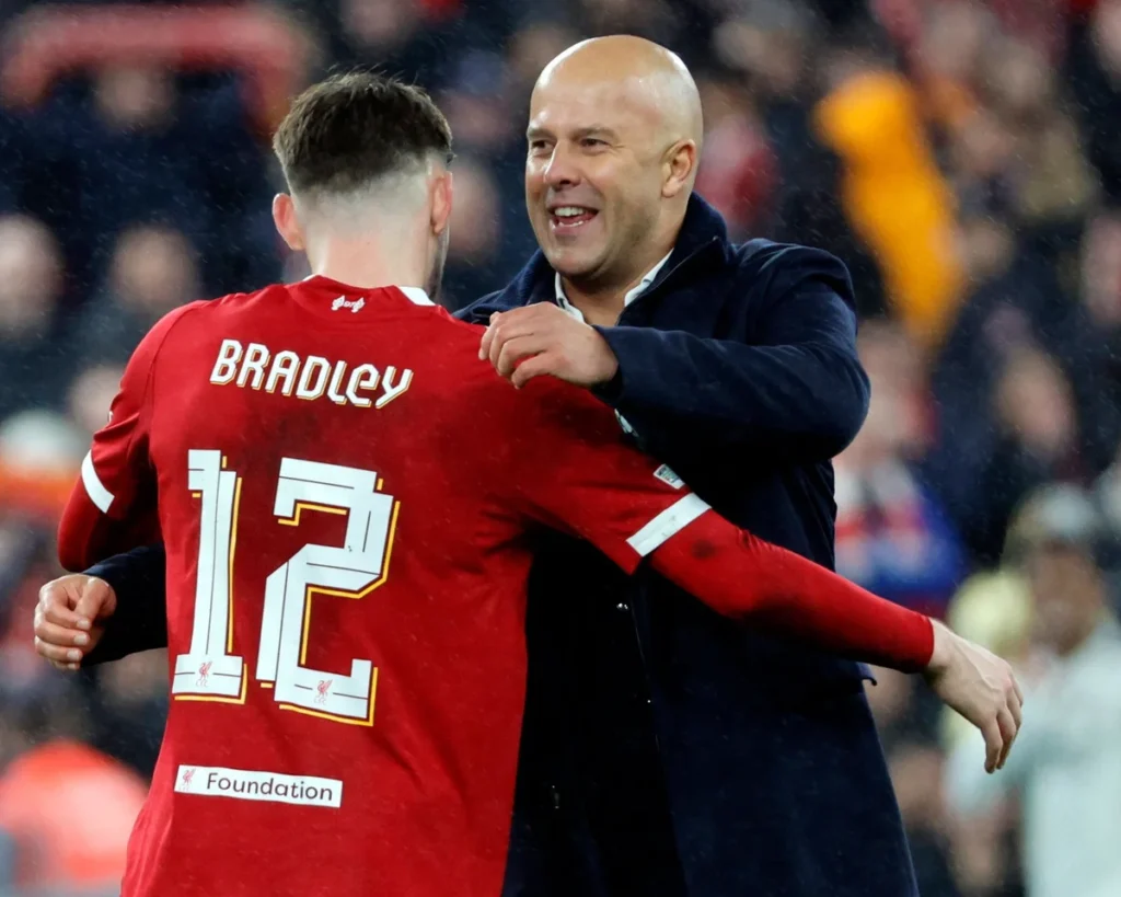 Liverpool kalahkan Real Madrid_Bola Banter_Arne Slot dan Conor Bradley