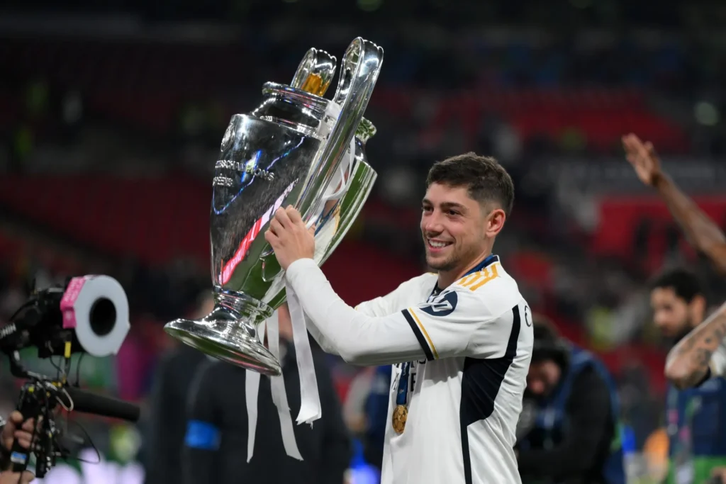 Valverde ke Manchester United_Bola Banter_Trophy juara UCL