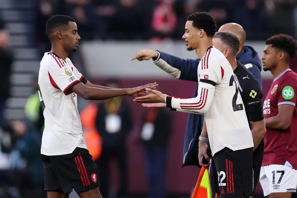 Hugo Ekitike pengganti Salah_Bola Banter_Alexander Isak