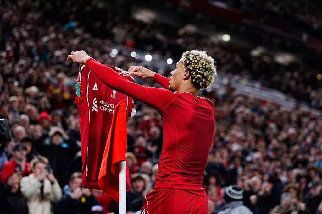 Hugo Ekitike pengganti Salah_Bola Banter_insiden kartu merah ekitike