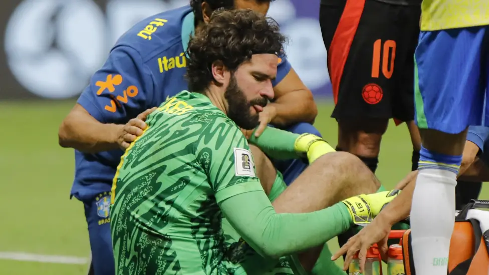Masa depan Alisson di Liverpool_Bola Banter_cedera