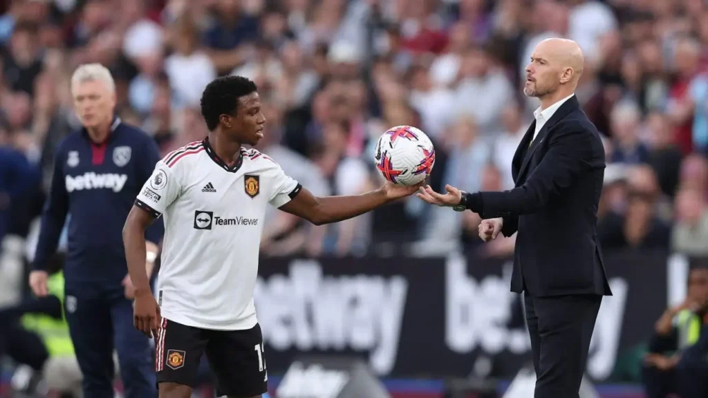 Transfer Tyrell Malacia_Bola Banter_eric ten hag